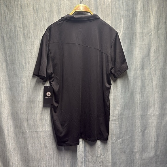 🇺🇸 Volcom Black Men's Polo Shirt NWT size medium - Picture 7 of 10